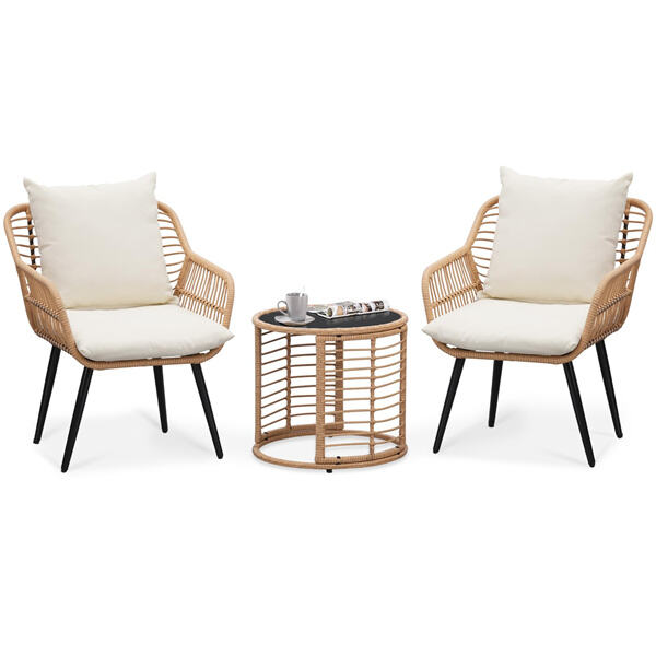 Uppgradera din uteinredning med ett stilrent och slitstarkt vickerbord.