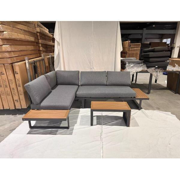 Höj din bakgårdsfest med en bestående yttre stol se