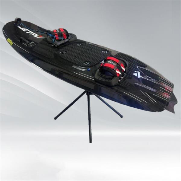 احمل ركوب الأمواج الخاص بك إلى آفاق جديدة مع لوحة تزلج ذات أجنحة مُحركَة