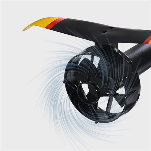 正確な操作性和スピードのおかげで波を簡単にマスターしよう