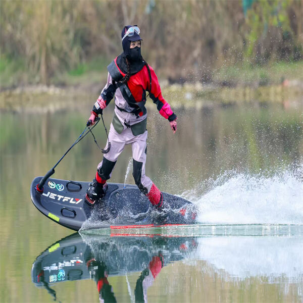 Emelje magasabb szintre a surf-ügyesi innovatív technológiájú hidrofoil-surfolttal.