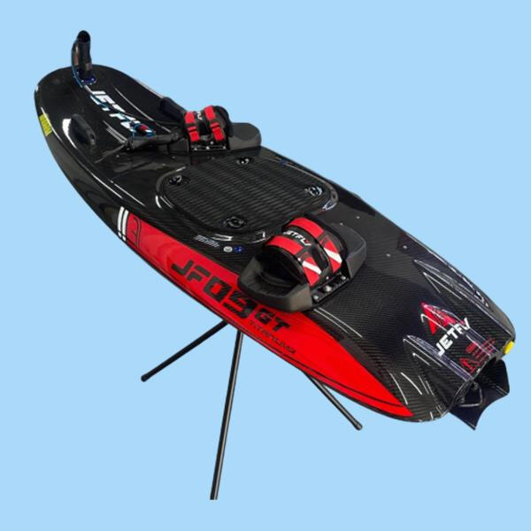 比類ないパフォーマンスとコントロールを提供するモーター付きフォイルボードでサーフィンの腕を磨きましょう。