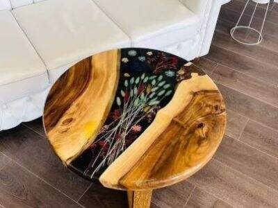 How to clean an epoxy resin table