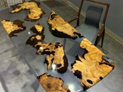 Flower Tables: Encapsulating Blooms in High Transparent Epoxy