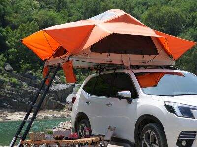 Come installare una tenda sul tetto del tuo SUV o pickup