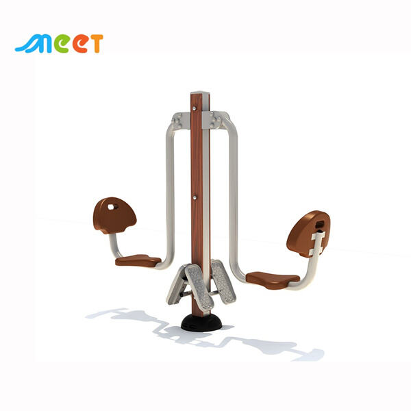 Geniet van de frisse lucht en zonneschijn terwijl je bovenlicssterkte opbouwt met een kinbast bedoeld voor buitenplaatsing.