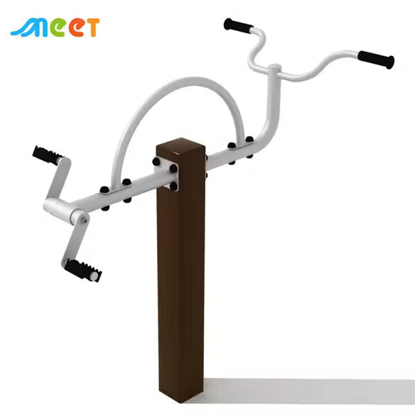 Discover the benefits of exercising in a park gym setting