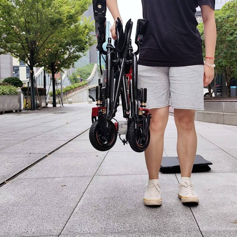 Common Usage Issues with Compact Motorised Wheelchairs and How to Overcome Them