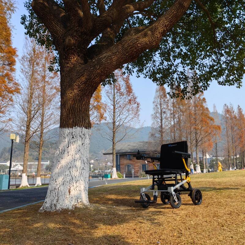What Makes 4x4 All Terrain Electric Wheelchairs Ideal for Outdoor Adventures?