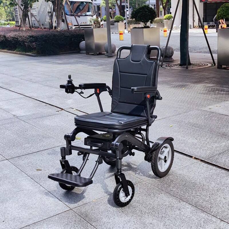 What Are the Benefits of Using a Lightweight Folding Wheelchair?