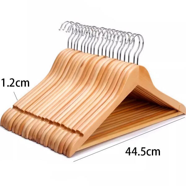 Modernisez votre dressing avec un élégant cintre en tissu pour armoire