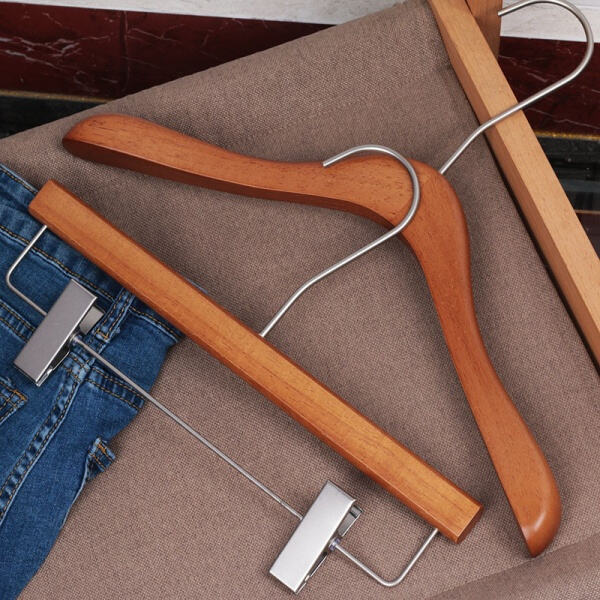 Ukojte se luxusními věšáky pro sofistikovaný vzhled