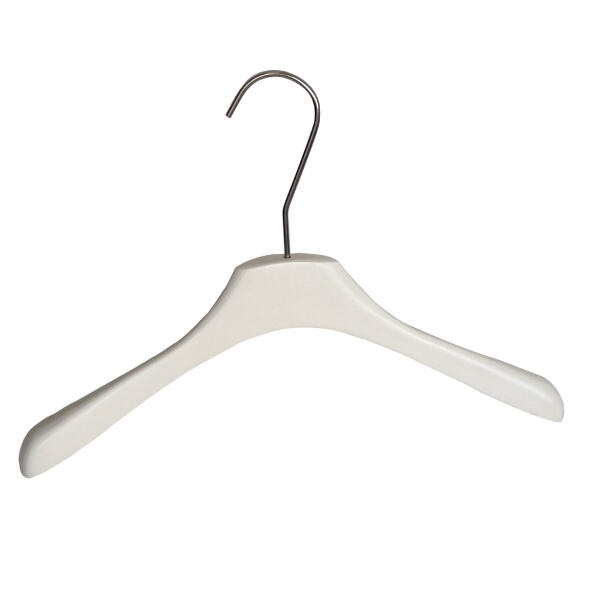 Maximize your closet space with the right garment hangers