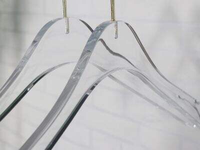 Acrylic Shirt Hangers: Modern Aesthetics for Minimalist Closets