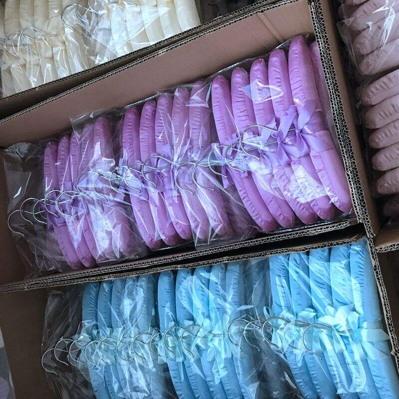 Customization Hook Blouse Sponge Satin Hanger Thick Fabric No Shoulder Bump Hanger Non-Slip Foam Satin Padded Silk Hangers manufacture