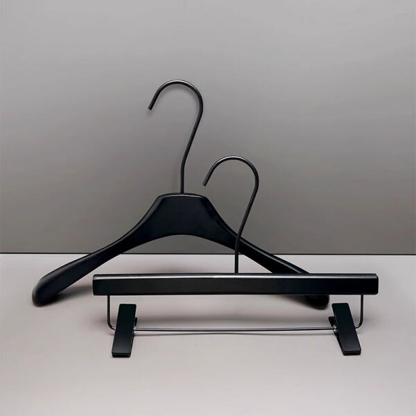 Výjimečné luxusní věšáky, které zdůrazní vaši garderobu