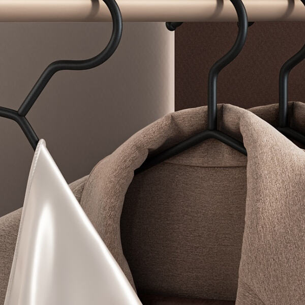 The eco-friendly benefits of choosing metal over plastic coat hangers