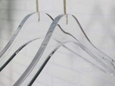 Acrylic Hanger Customization: Etching Names for Wedding Parties