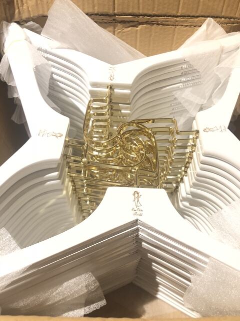 Top Quality Customized logo Rose Gold Flat Hook Wooden Clothes Hangers Wholesale Price details