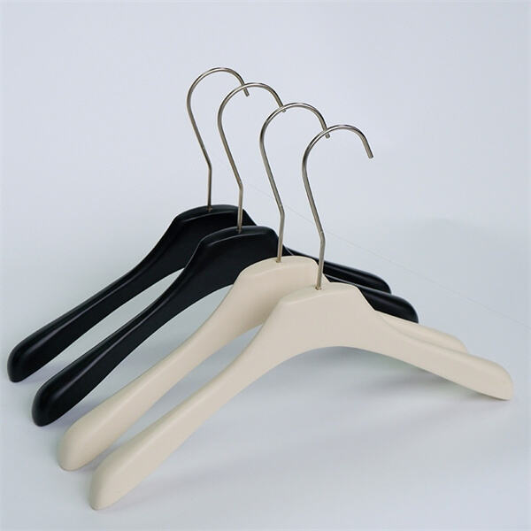 Luxusní věšáky pro skříňku, která svítí