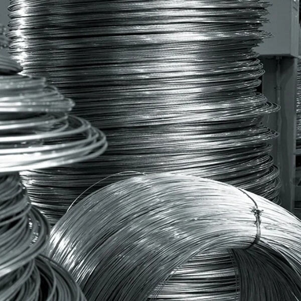 Despite its strength, 2mm galvanised steel wire is pliable enough to bend and shape to your needs.