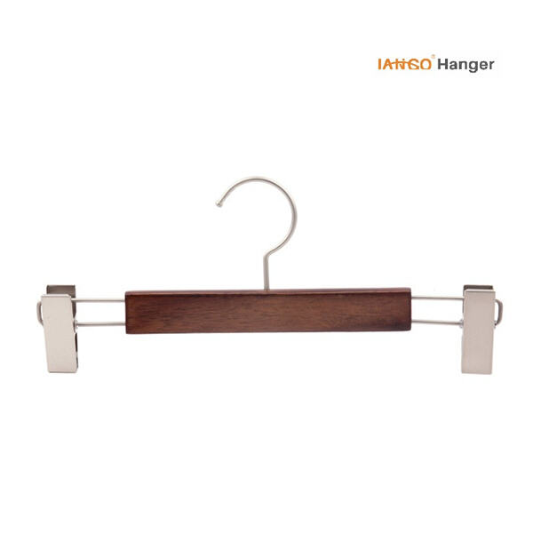 속옷 행거로 옷장 공간 절약하기