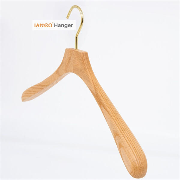 Why natural wood hangers are the best choice