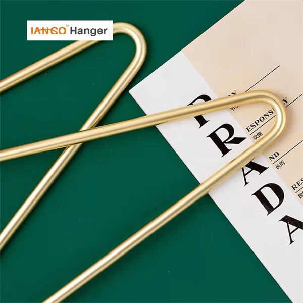 구리 옷걸이로 옷장 정리 실력을 업그레이드하세요