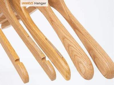 Perchas de madera de cedro: mantenga alejadas a las polillas y huela fresca su ropa