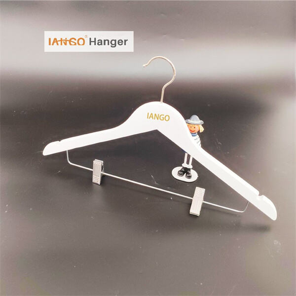 How to effectively use adhesive cloth hangers