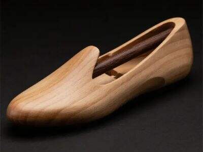 Shoe Stretchers for Wide Feet: Find the Perfect Fit for Comfortable Shoes