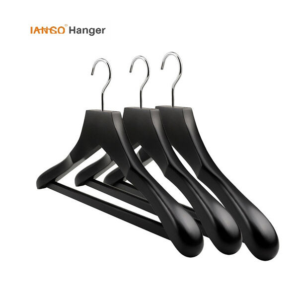 استفد من المساحة والكفاءة مع تنوع خيارات الملابس لدينا