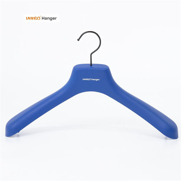 다채로운 옷걸이로 옷장 정리에 개성을 더해보세요