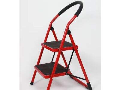 I principali vantaggi delle scale pieghevoli per progetti DIY