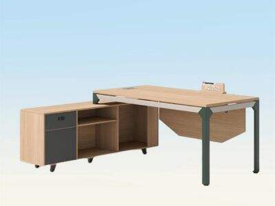 Choosing the Right Manager Office Desk