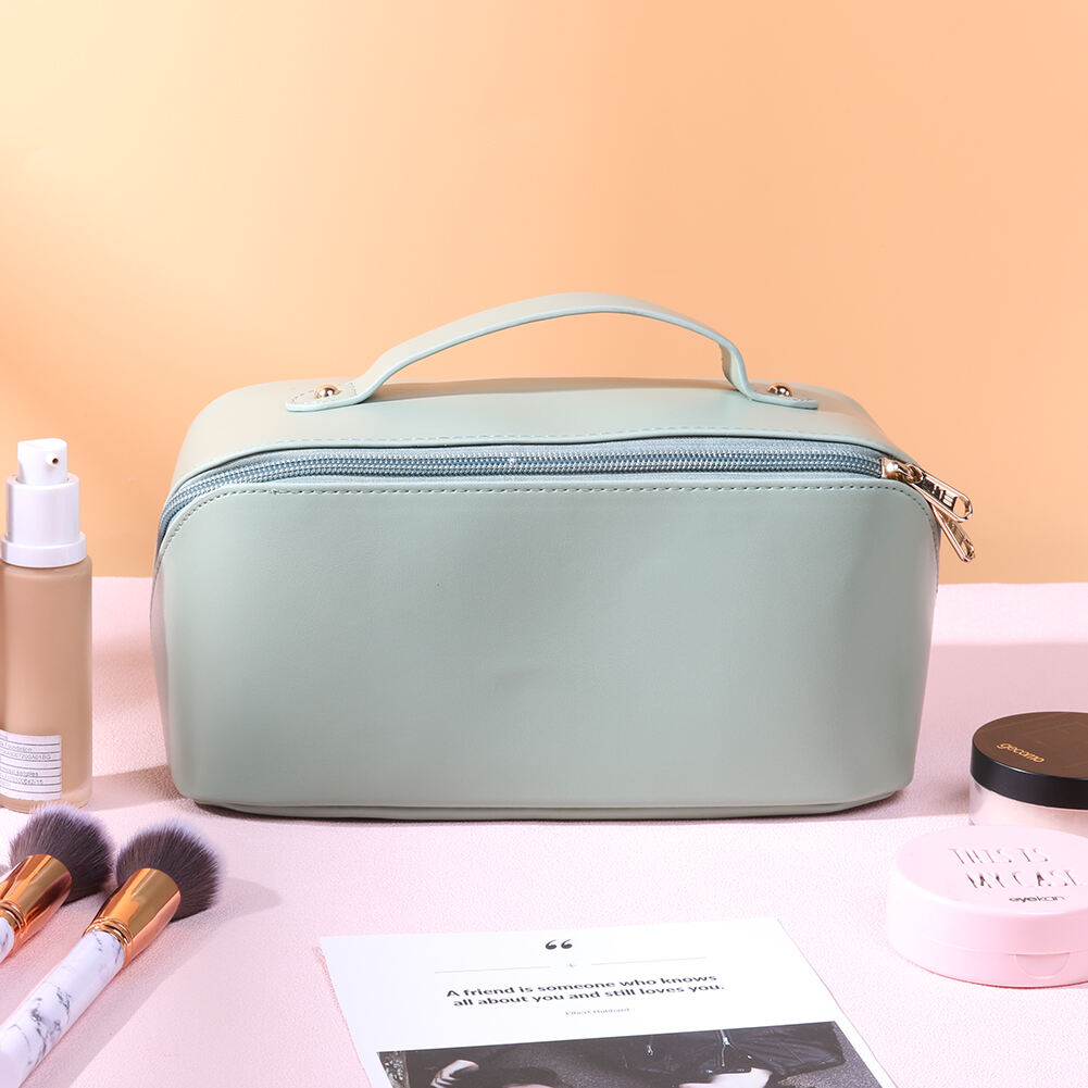 Travel Makeup Bag Large Capacity Women PU Cosmetic Organizer Waterproof Portable Open Flat Toiletry Bag manufacture