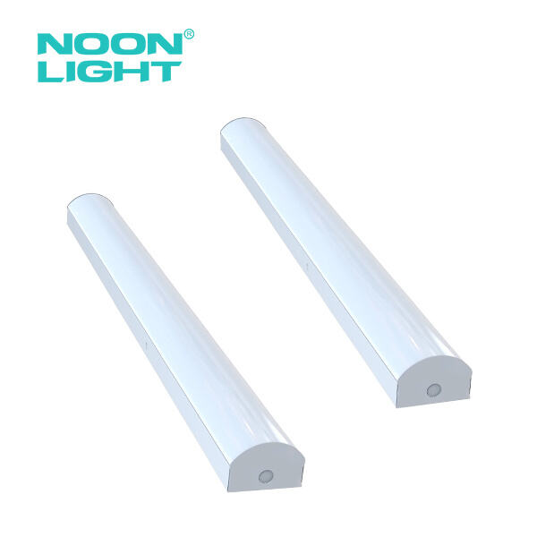 یک فضای دل‌نشین را با چراغ‌های سقفی قابل کم‌نور کردن پله‌ها ایجاد کنید