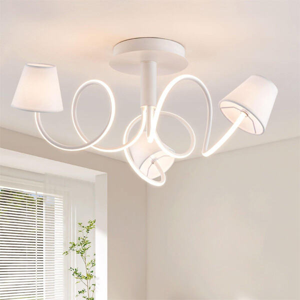 Schaffe einen Fokuspunkt mit stylish Flurdeckendesigns