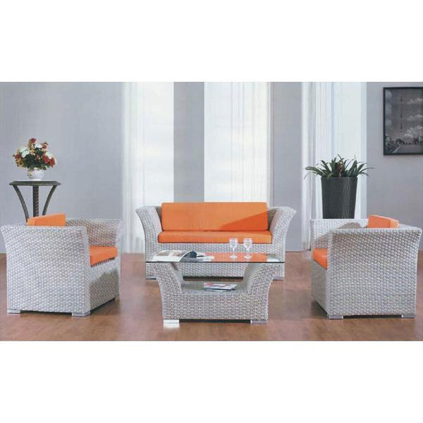 Bescherm jezelf tegen de schadelijke stralen van de zon met een tuinparaplu en standaard