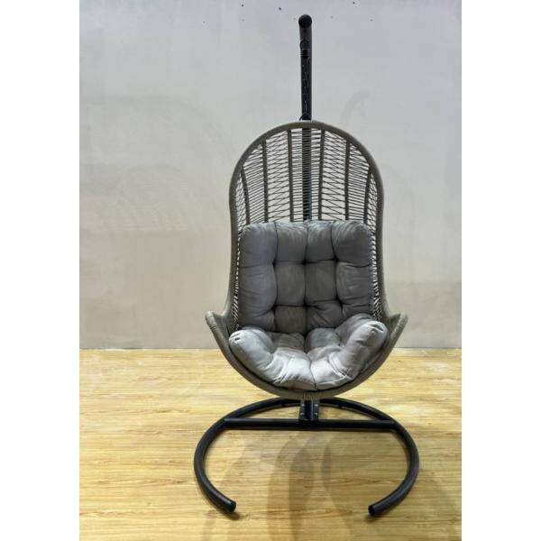 Améliorez votre espace de réception extérieur avec des chaises de jardin tendance.