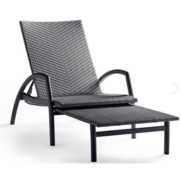 Recevez vos invités avec style grâce à un ensemble de table et de chaises de jardin