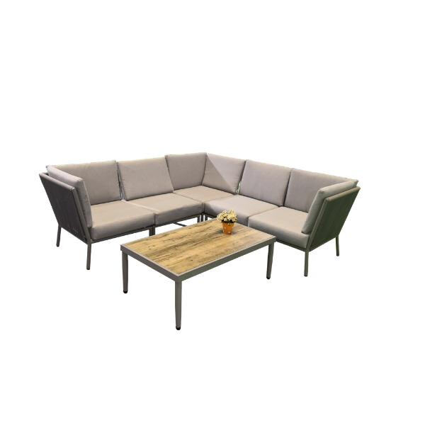 Elevate your outdoor entertainment with a chic garden sofa se