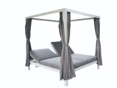 Why Choose a China Manufacturer for Outdoor Metal Furniture