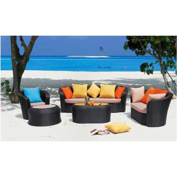 Nauti ulkomaistisella ruokailulla sopivien patiosaadin kanssa