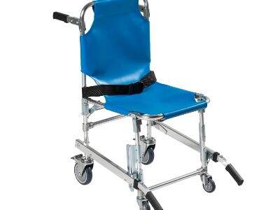 كرسي الإخلاء اليدوي مقابل الكرسي الكهربائي: المزايا والعيوب