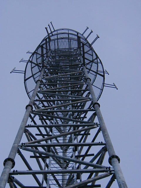 Kilang Angle Steel Lattice Three Tube Tower