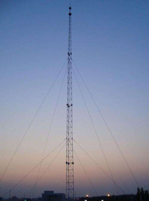 Unxibelelwano Antenna WIFI Telecommunication Guyed Wire Tower iinkcukacha