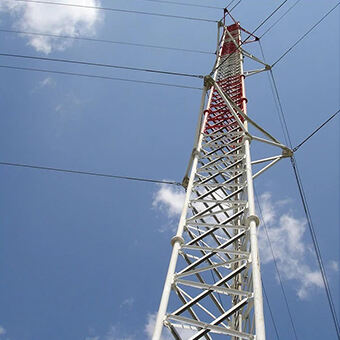 Menara Kawat Transmisi Telekomunikasi Wifi