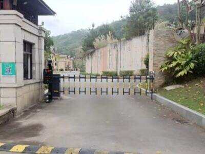 Road Barriers for Emergency Evacuation Routes