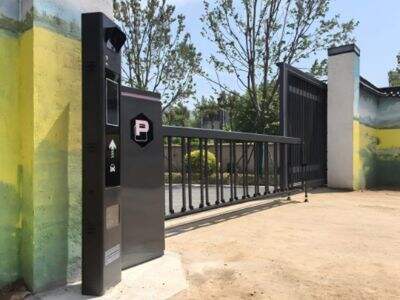 Long Arm Boom Gates: Ideal for Wide Entrances and Special Applications